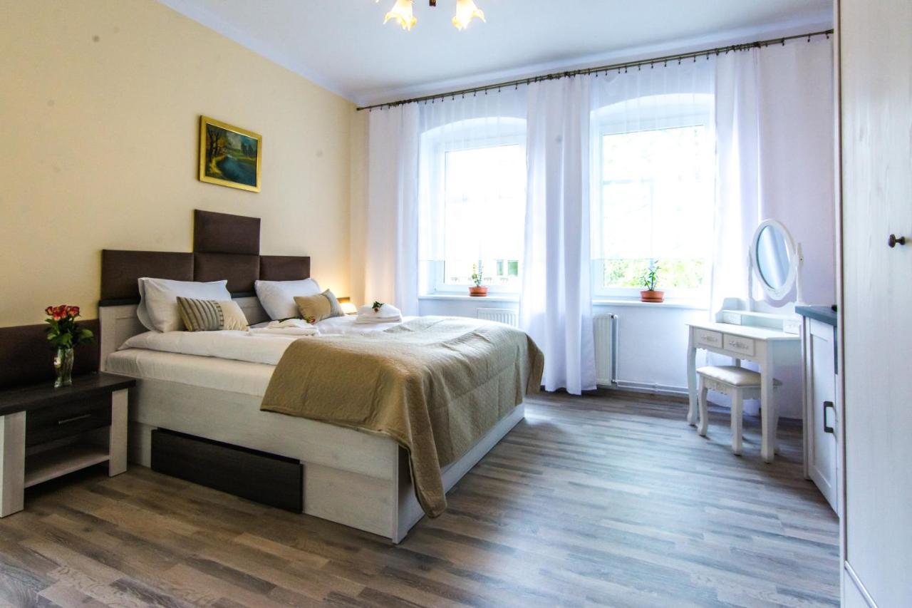 Apartamenty Izerskie - Ul. Wczasowa 8 ชเวียราโดว์-สโดรยจ์ ภายนอก รูปภาพ